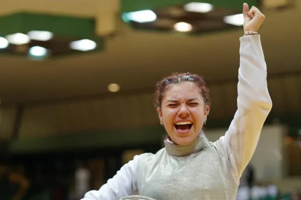 لاعبة تعبر عن فرحتها بعد الفوز (الشرق الأوسط)