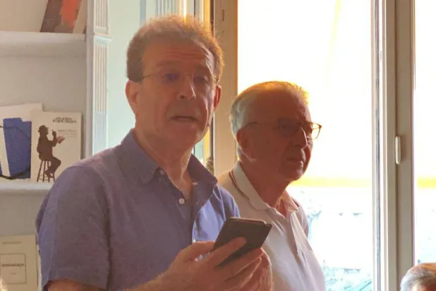 نوري الجرّاح يلقي كلمته وإلى جانبة فاروق مردم بك