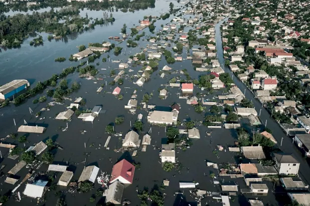 Baraj patlaması ‘karşı saldırıyı’ boğmakla tehdit ediyor