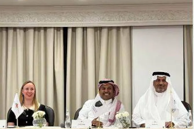 پریس کانفرنس میں شرکت کرنے والے سعودی پولو فیڈریشن کے عہدیدار (الشرق الاوسط)