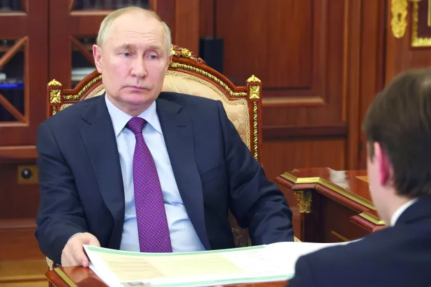 أعلن الرئيس الروسي فلاديمير بوتين أنه بعد أكثر من 15 شهراً من الحرب في أوكرانيا بدأ الهجوم المضاد الأوكراني (أ.ب)