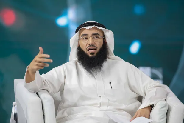 المهندس أسامة الزامل متحدثاً للحضور (الشرق الأوسط)