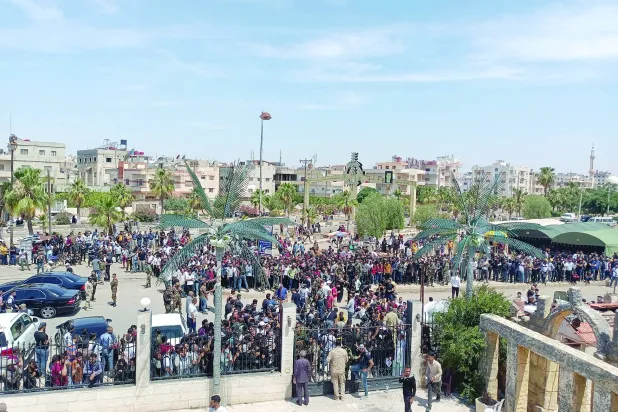 جانب من عملية التسوية في مركز قصر الحوريات بمدينة درعا (المكتب الصحافي في محافظة درعا)