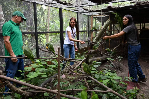 عائلة زابتار في محمية لا أوبانا الطبيعية (أ.ف.ب)