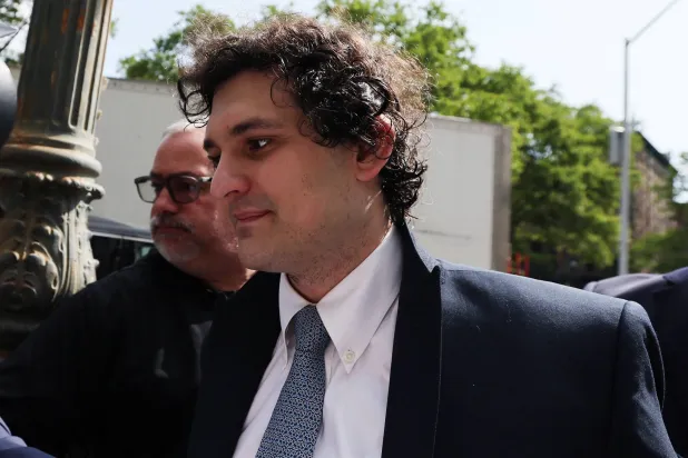 مؤسس (أف تي أكس) المدان سام بانكمان - فرايد يصل إلى محكمة الولايات المتحدة في مدينة نيويورك (رويترز)