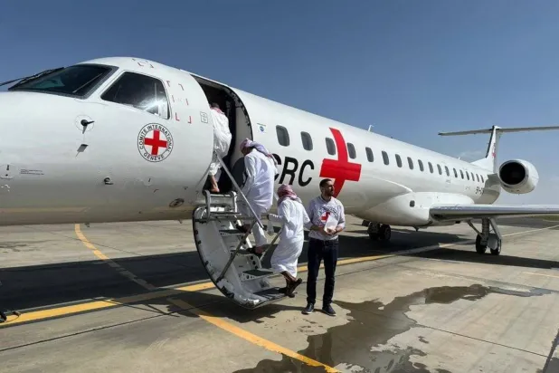 یمنی قیدیوں کا اپریل میں ایک بڑا تبادلہ ہوا، جو تین روز تک جاری رہا (بین الاقوامی ریڈ کراس کمیٹی - ٹوئٹر)