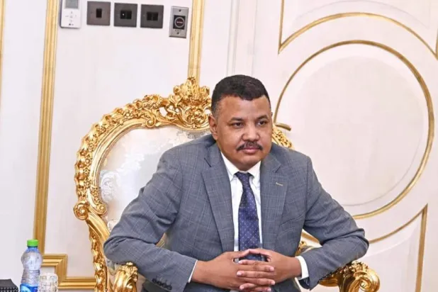 صورة متداولة لمستشار «حميدتي» السياسي يوسف عزت