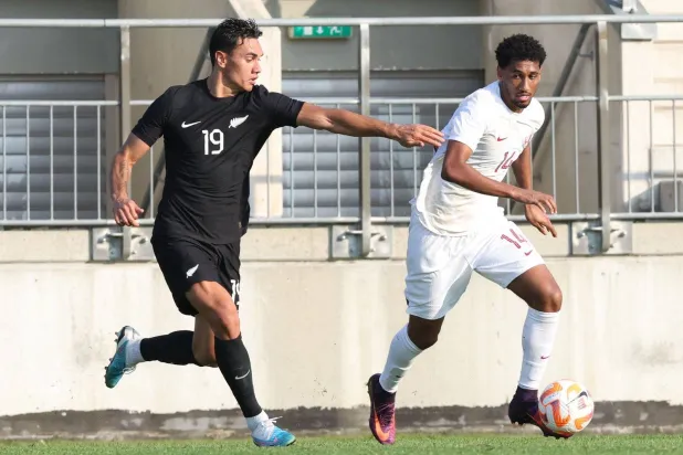 جانب من مباراة قطر ونيوزيلندا التي توقفت بسبب انسحاب الأخير (الاتحاد القطري)