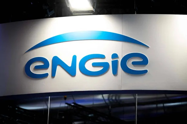 صورة التُقطت في 14 يونيو 2023 تظهر شعار مجموعة إنجي الفرنسية في معرض «فيفاتيك» التكنولوجي للشركات الناشئة والابتكار في باريس بفرنسا (أ.ف.ب)