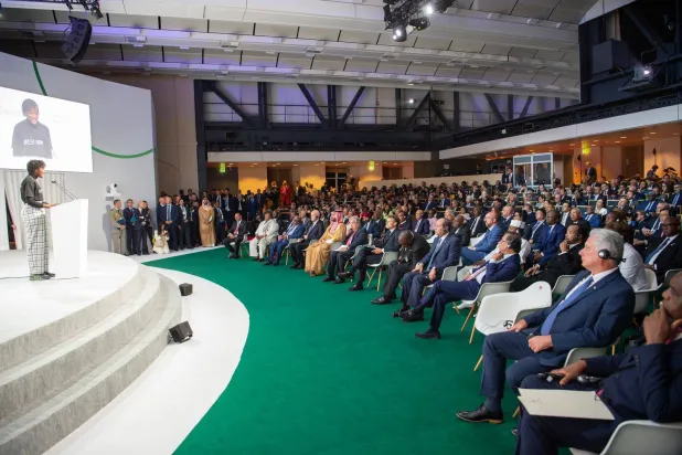 قمة باريس: دعوات لقيام نظام مالي جديد «أكثر عدلا»