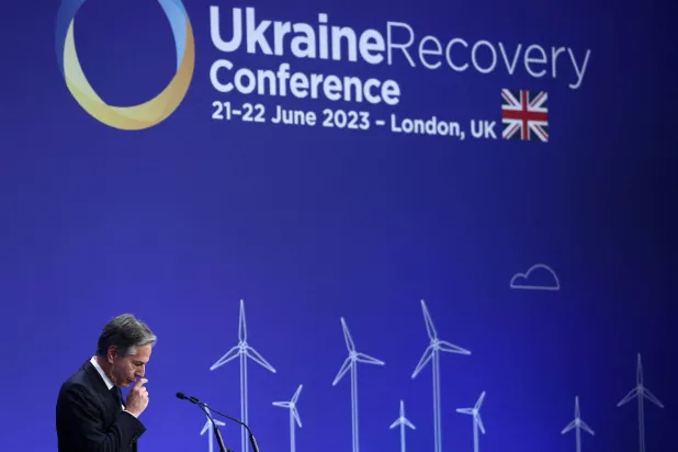 بيلنكن يتحدث في مؤتمر تعافي أوكرانيا بلندن في 21 يونيو الحالي (رويترز)