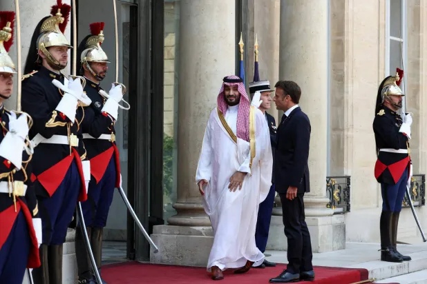 دیدار مفصل محمد بن سلمان و مکرون در الیزه