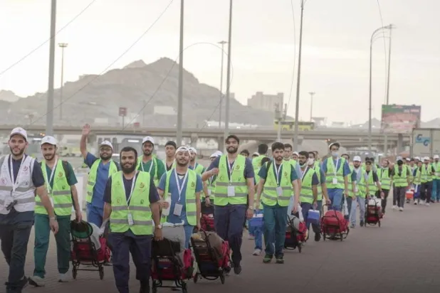 Basil el-Mansuri, Hac sırasında sağlık gönüllüsü ekiplere liderlik ediyor (Şarku’l Avsat)