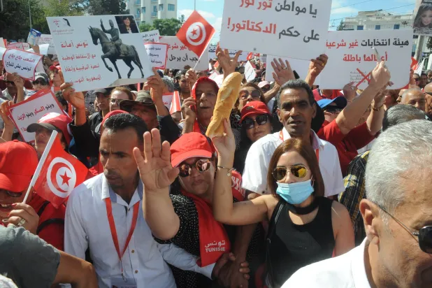 جانب من احتجاجات نظمها حقوقيون وسط العاصمة ضد تجاوزات الأمن في أكتوبر الماضي (د.ب.أ)