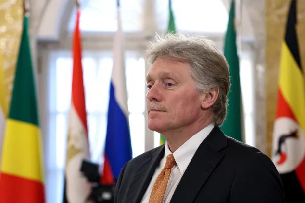 Kremlin Sözcüsü Dmitry Peskov’un 17 Haziran 2023’te St. Petersburg’da çekilmiş bir fotoğrafı (AFP)
