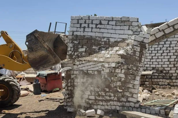 إحدى عمليات إزالة التعديات على الأراضي الزراعية (وزارة الزراعة واستصلاح الأراضي على فيسبوك)