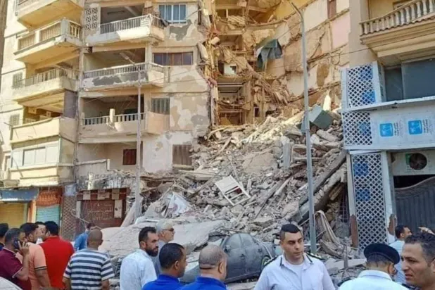 Façade of the collapsed building in Alexandria. (Egyptian Youth Council page on Facebook)