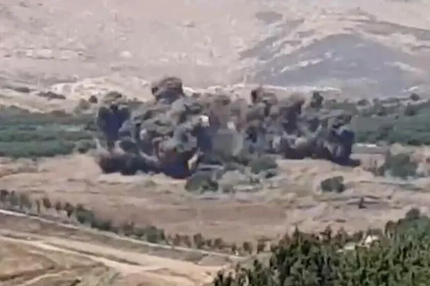 صورة وزّعتها وزارة الدفاع الإسرائيلية لتفجير وتدمير عشرات الألغام في الجولان