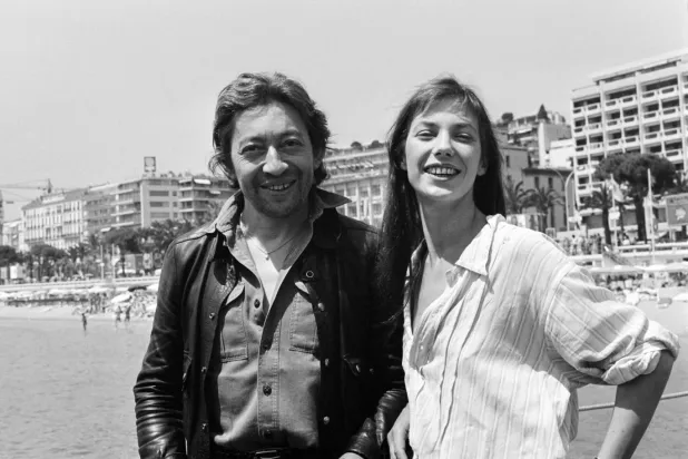 Birkin ve Gainsbourg'un kızları Charlotte da ebeveynlerinin adımlarını takip ederek sinema ve müziğe atıldı (AFP)