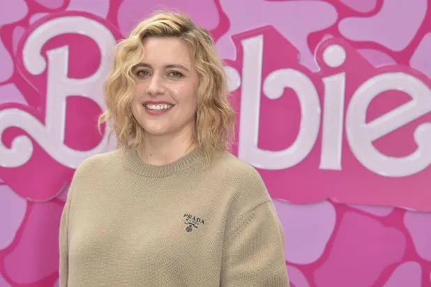 Greta Gerwig kurguda atılan tartışmalı Barbie sahnesini anlattı