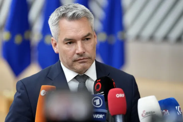 Avusturya Şansölyesi Karl Nehammer. (AP)