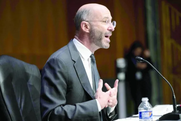 Robert Malley geçen mayıs ayında Washington’daki Kongre binasında Senato önünde konuşurken (AFP)