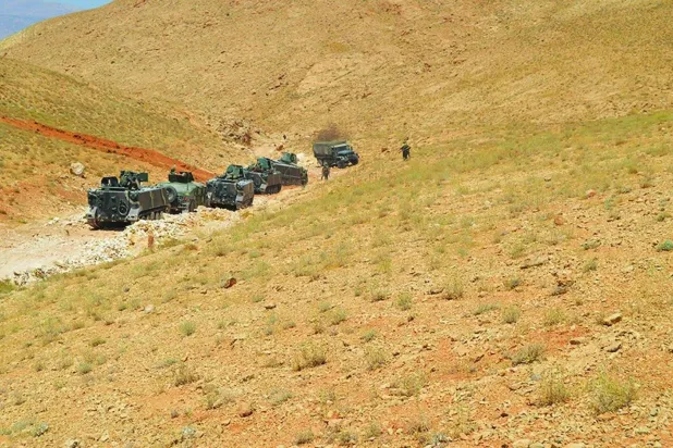 Soldiers are seen in the Qornet al-Sawda region. (Lebanese army command)