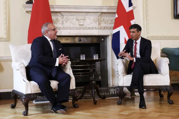 برطانوی وزیر اعظم رشی سنک نے بحرین کے ولی عہد شہزادہ سلمان بن حمد آل خلیفہ کا "10 ڈاؤننگ سٹریٹ" میں خیرمقدم کیا (ای.پی.اے)