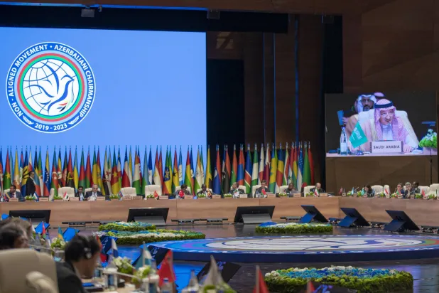 انجینئر ولید الخریجی باکو میں ناوابستہ تحریک کے وزارتی اجلاس میں خطاب کر رہے ہیں (SPA)