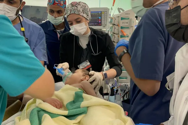 يشترك التوأمان بالأمعاء والكبد (الشرق الأوسط)