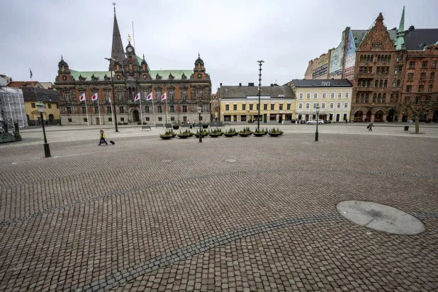 ساحة ستورتورغيت في 18 مارس 2020 في مدينة مالمو السويدية التي ستستضيف مسابقة يوروفيجن لعام 2024 (أ.ب)