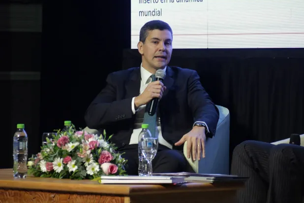 رئيس باراغواي المنتخب سانتياغو بينيا (إ.ب.أ)