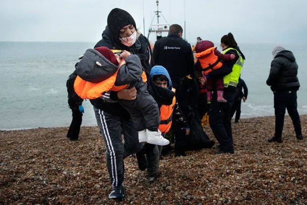 ما الخلفيّات الثقافيّة التي ينسلك فيها عنفُ المدُن الأُوروبّيّة؟