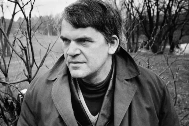 الروائي التشيكي ميلان كونديرا (أ.ف.ب)