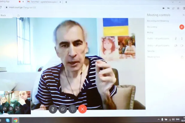 ساكاشفيلي بدا ضعيفاً وهزيلاً جداً في أول ظهور تلفزيوني منذ شهور (رويترز)