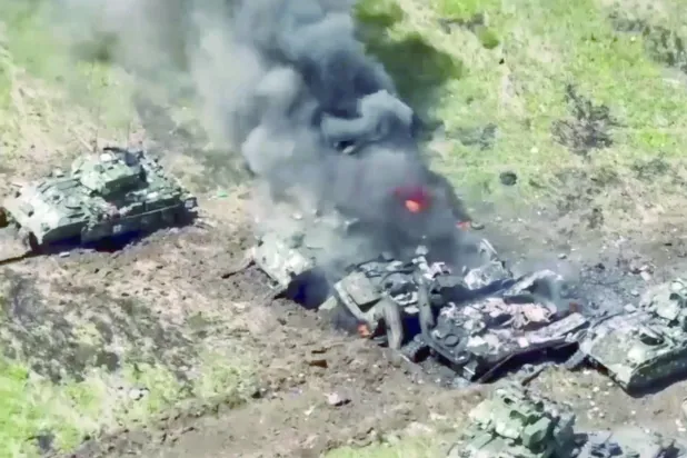 Rusya Savunma Bakanlığının geçen ay yayınladığı, Ukrayna’nın güneyindeki karşı saldırıda imha edilen Ukrayna tankları (EPA)