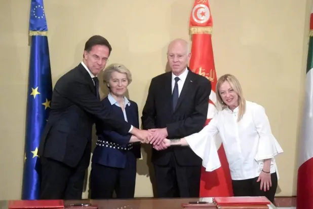 Tunus Cumhurbaşkanı Kays Said, Avrupa Komisyonu Başkanı Ursula von der Leyen, İtalya Başbakanı Georgia Meloni ve Hollanda Başbakanı Mark Rutte ile Tunus Cumhurbaşkanlığı Sarayı'nda bir araya geldi.