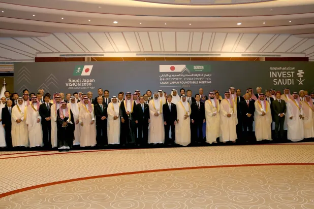 تصویری از شرکت کنندگان در میزگرد مشترک (الشرق الاوسط)