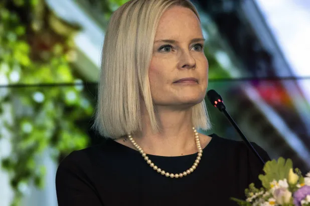نائب رئيس الوزراء وزيرة المالية الفنلندية ريكا بورا (إ.ب.أ)