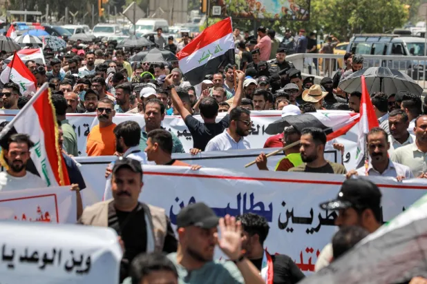 Bağdat'ta dün su kıtlığına karşı yapılan protestolardan bir kesit (AFP)