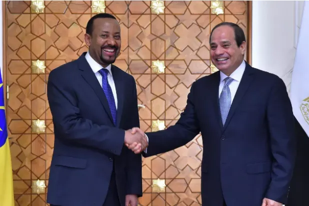 الرئيس عبد الفتاح السيسي خلال استقبال رئيس الوزراء الإثيوبي آبي أحمد في القاهرة الشهر الجاري (الرئاسة المصرية)