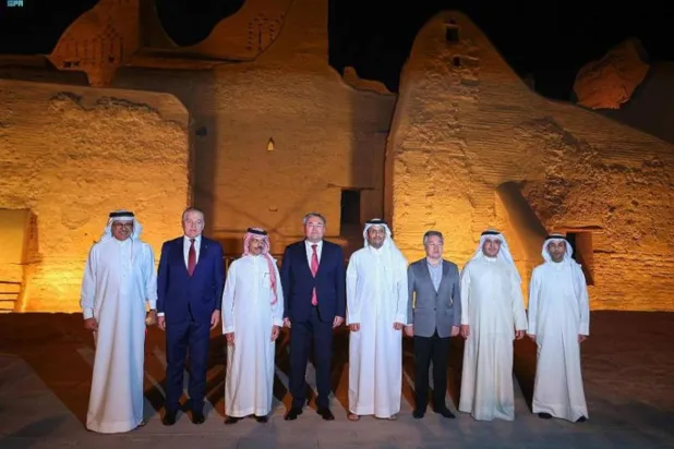 وزير الخارجية السعودي الأمير فيصل بن فرحان ووزراء خارجية دول الخليج وآسيا الوسطى في حي طريف سبتمبر الماضي (واس)