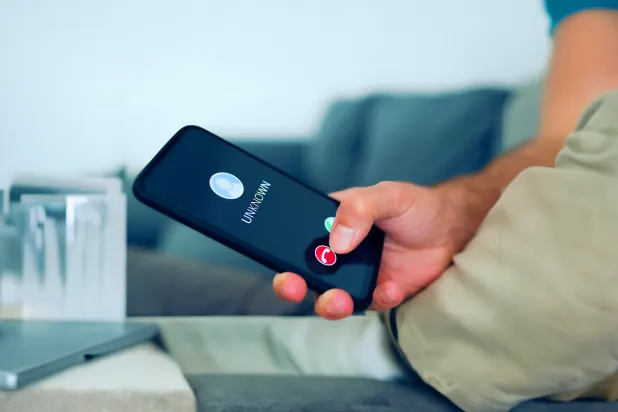 هيئة الاتصالات والفضاء والتقنية تلزم شركات الاتصالات بعرض اسم الجهة المتصلة كاملاً