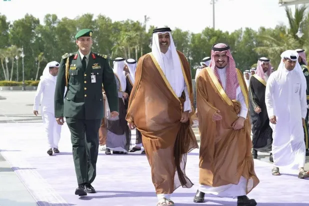 الشيخ تميم بن حمد أمير دولة قطر لدى وصوله إلى جدة (واس)