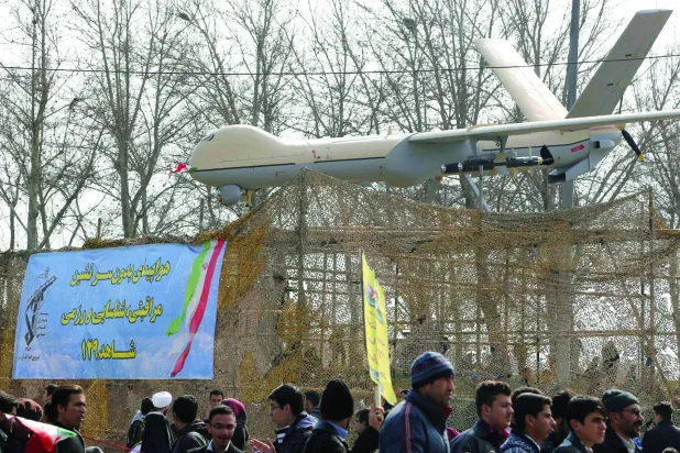 
الطائرة من دون طيار «شاهد - 129» خلال معرض في طهران فبراير 2016 (أ.ف.ب)