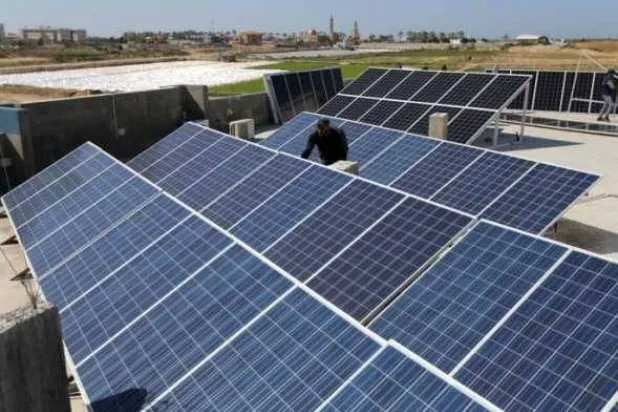 ألواح الطاقة الشمسية تغزو أسطح منازل اللبنانيين (الوكالة المركزية)