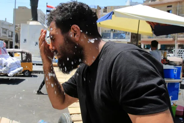 Irak yüksek sıcaklıklarda yaşıyor, yaklaşık 50 santigrat derece (EPA)