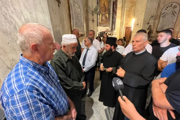 وفد عربي من فلسطينيي 48 يتضامن مع كنيسة مار إلياس (لجنة المتابعة - الناصرة)