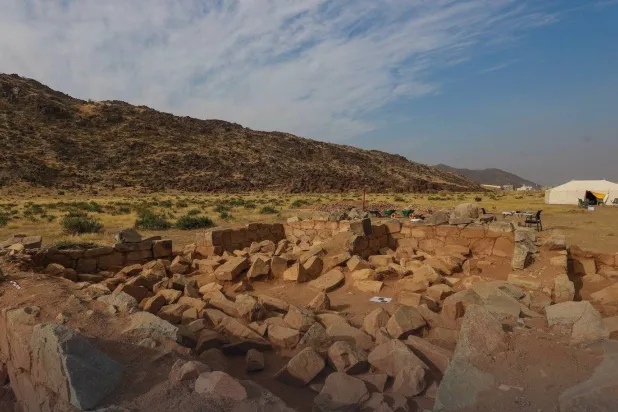 The Saudi Heritage Authority sheds light on the historical site of Souq Thul-Majaz (Heritage Authority)