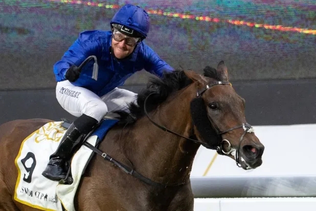 الخيال كوسغراف لدى فوزه بشوط البحر الأحمر في أمسية كأس السعودية 2021 (الشرق الأوسط)